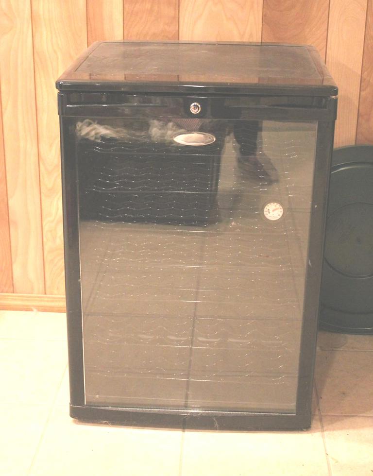 Auction Ohio Magic Chef Wine Cooler
