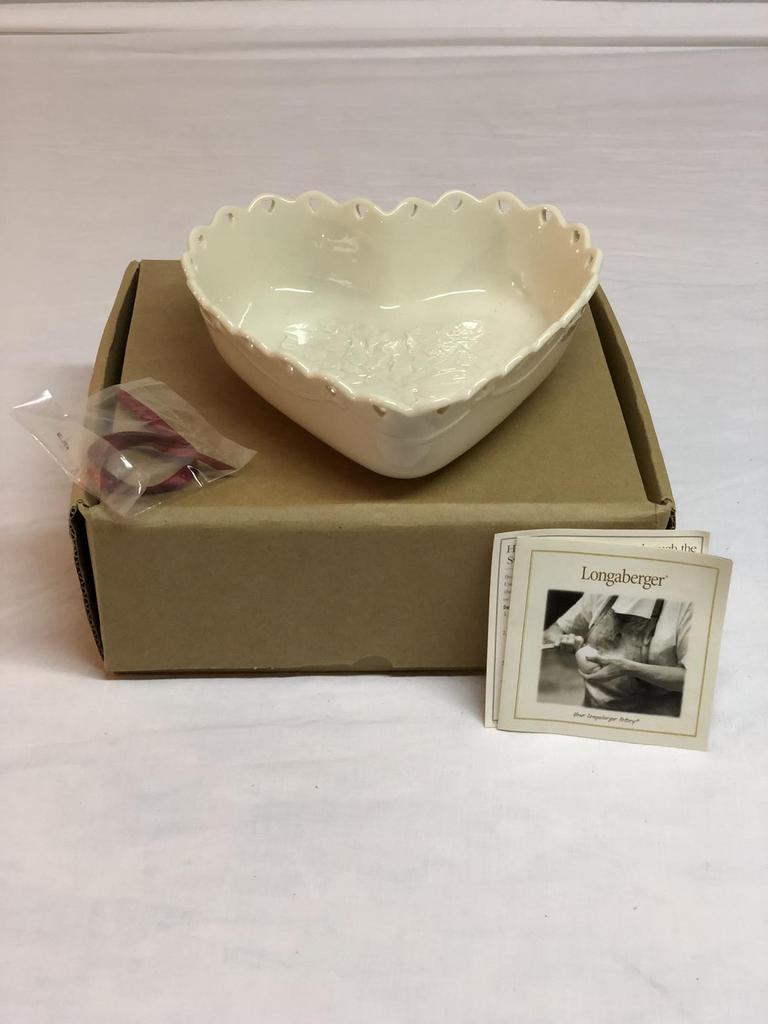 Auction Ohio Longaberger Pottery/China