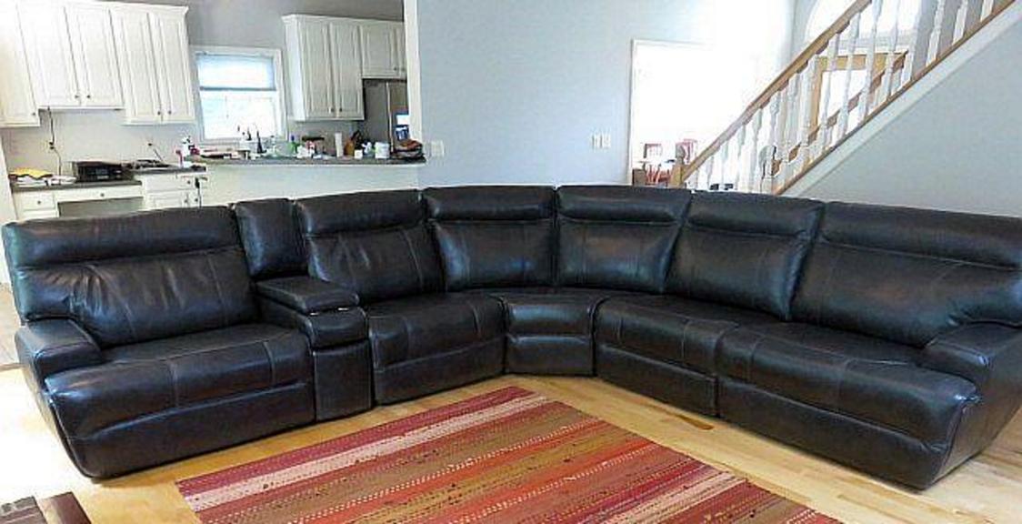 Auction Ohio Haverty's Regis Sectional