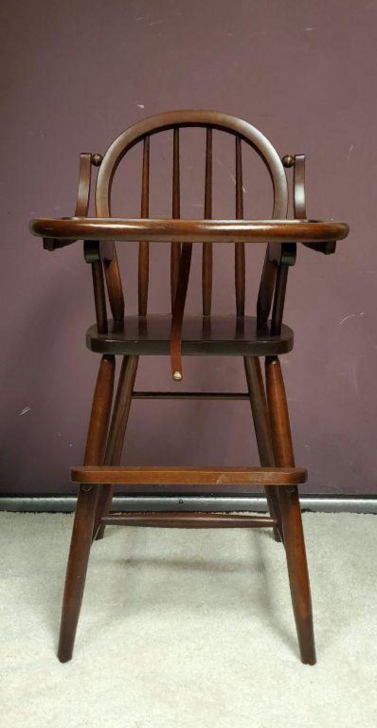 Auction Ohio Vintage Youth Chair