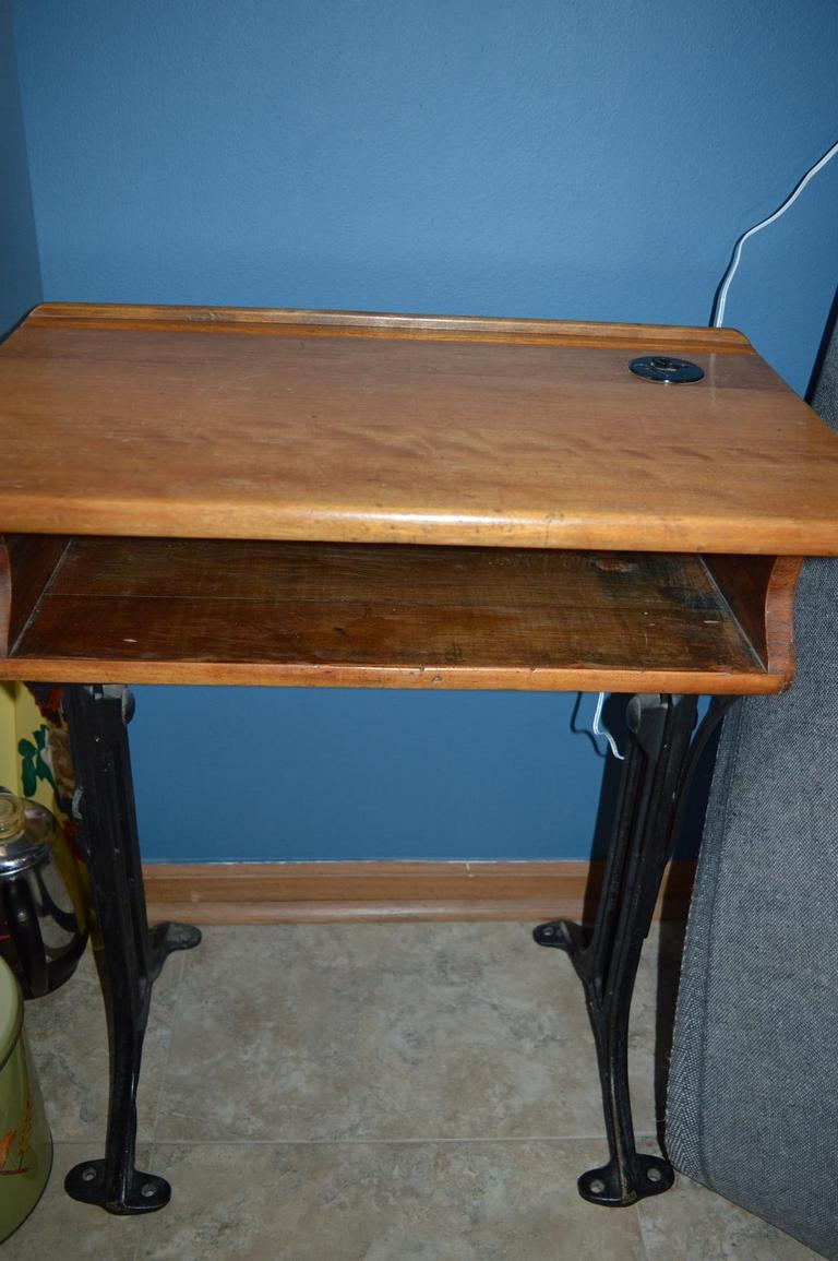 Auction Ohio Antique student desk