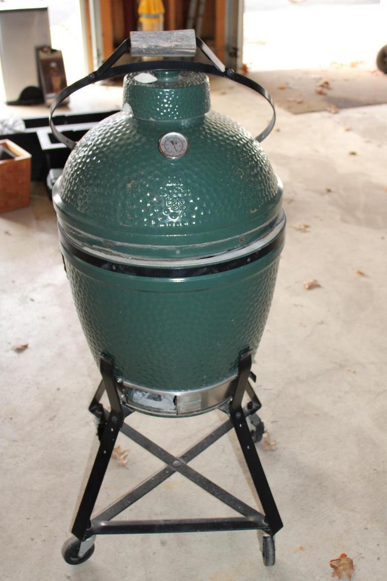 Auction Ohio Big Green Egg Grill