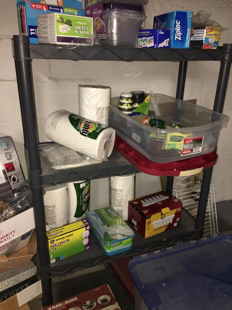 Auction Ohio Rubbermaid type shelves