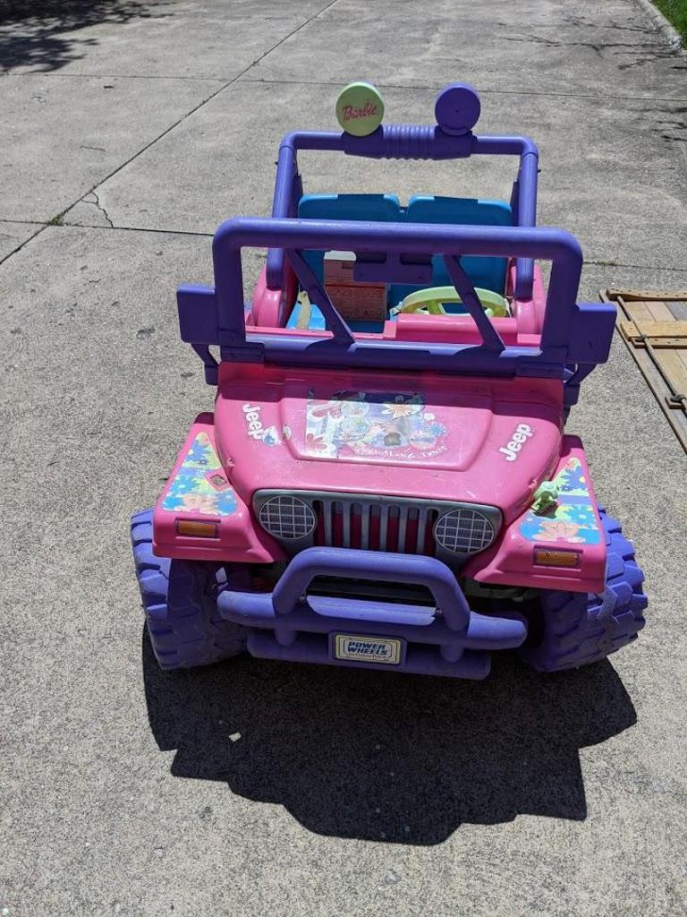 Auction Ohio BARBIE JEEP