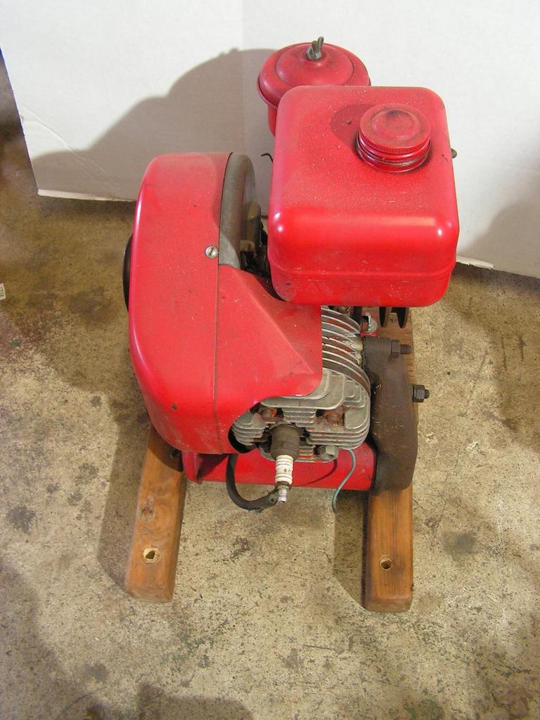 Auction Ohio Vintage Tecumseh Engine