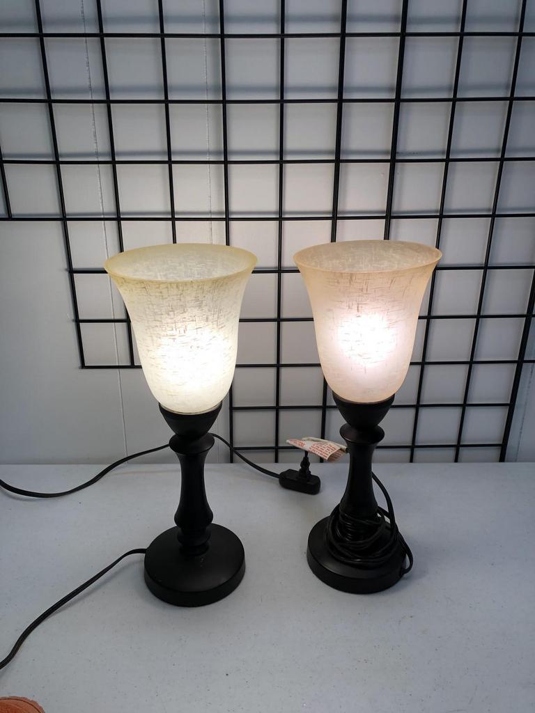 Auction Ohio Electric Touch Base Globe Lamp