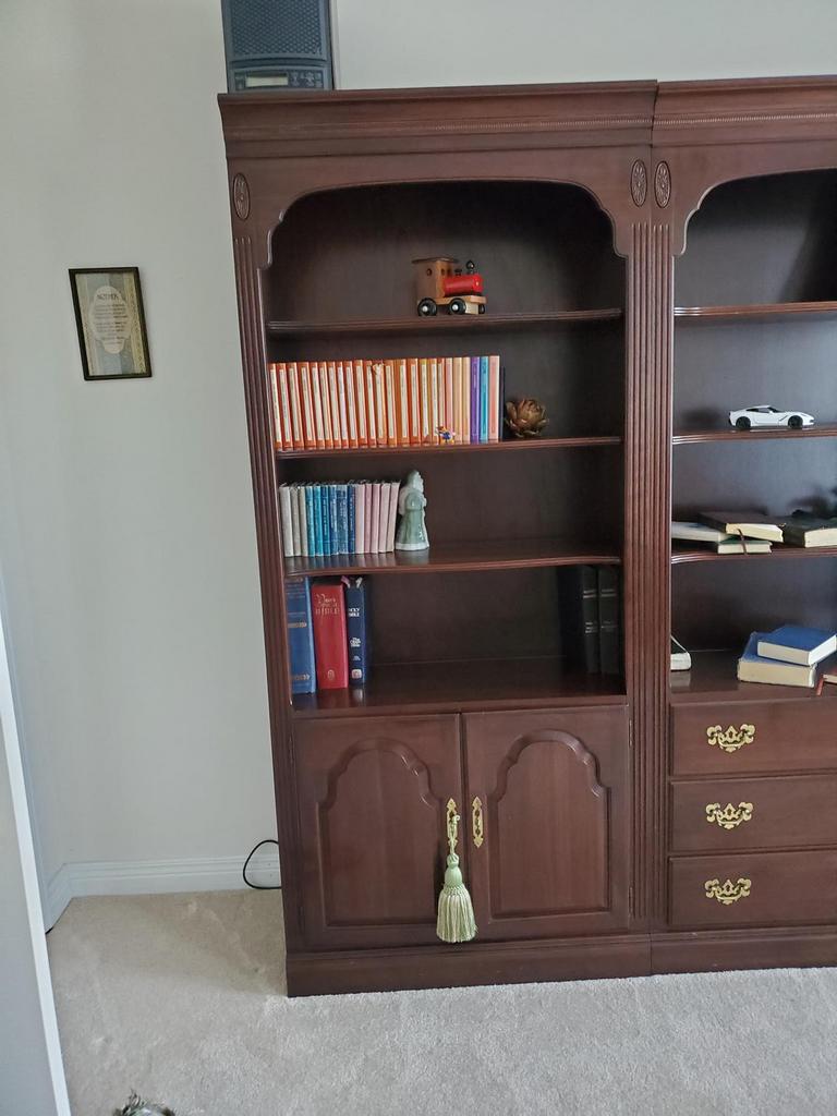 Auction Ohio Ethan Allen Bookcase