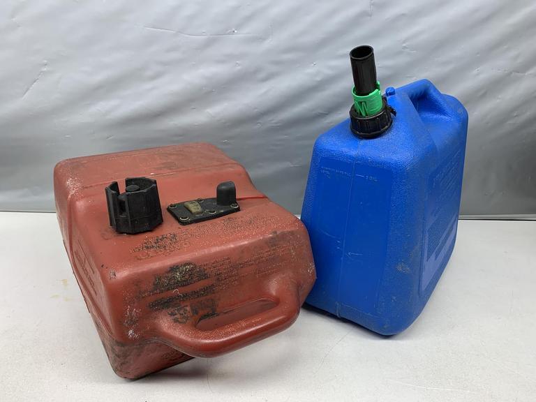 Auction Ohio Plastic Gas Cans