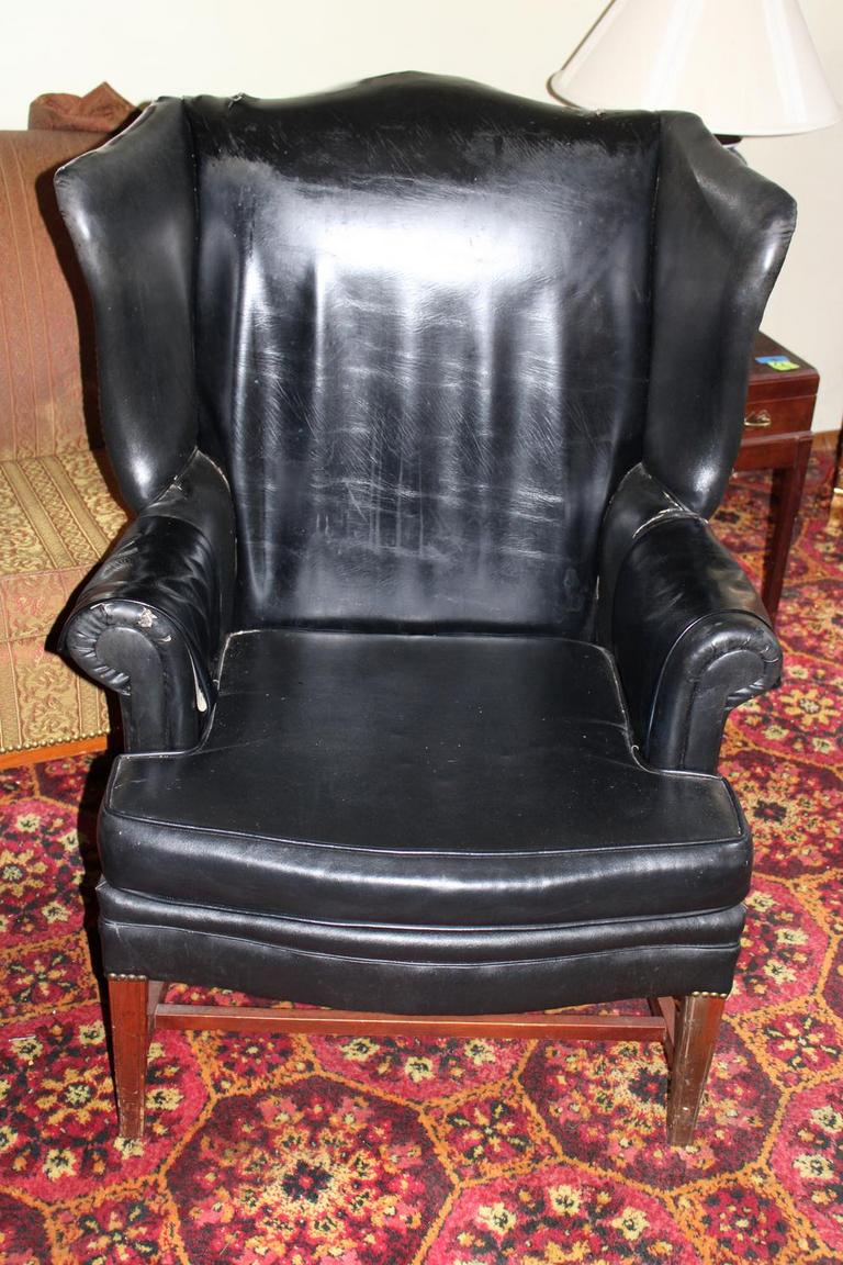 Auction Ohio Vintage Black Leather Chair