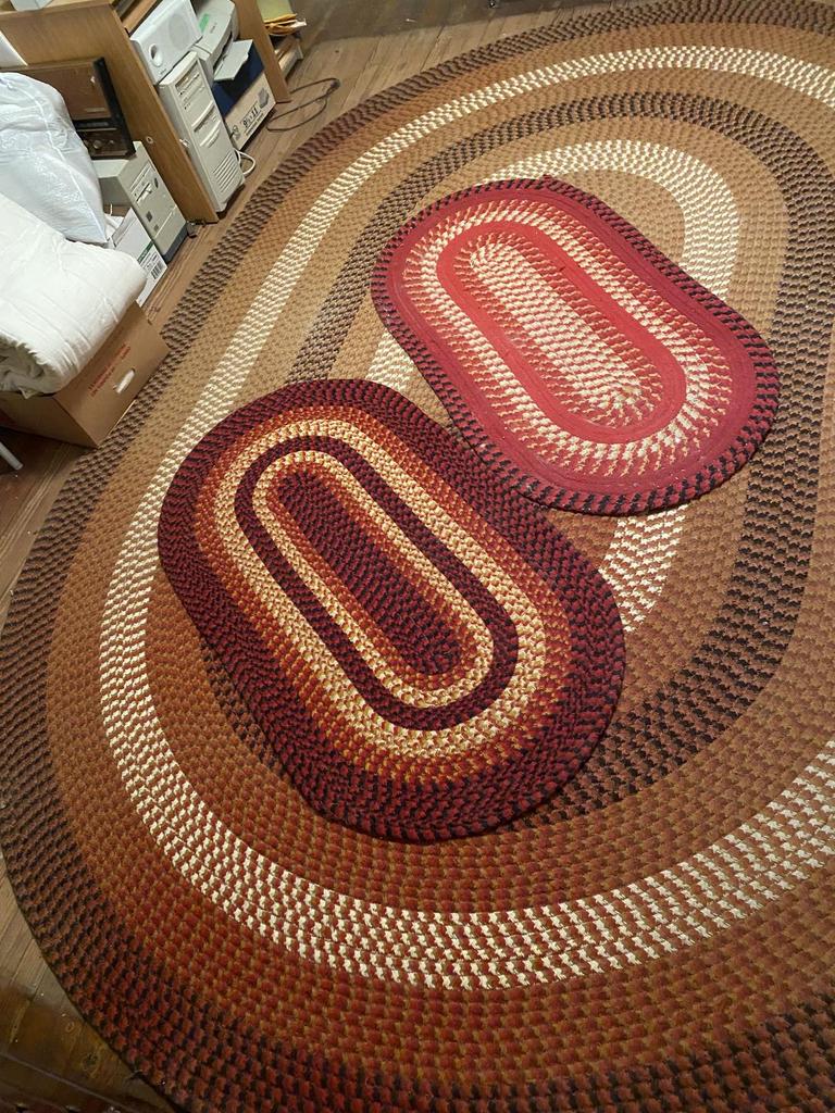 Auction Ohio Braided rugs