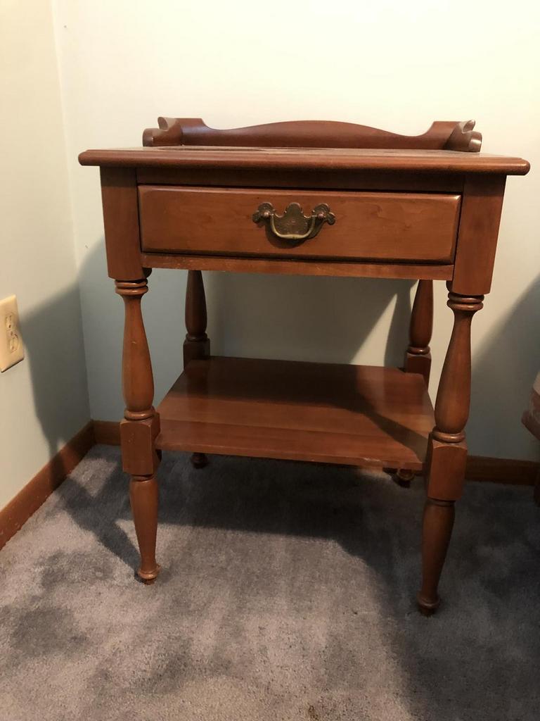 Auction Ohio Wood Night Stand