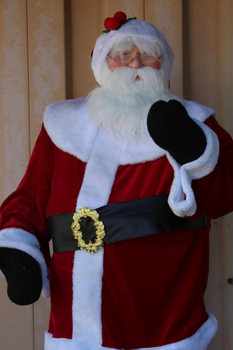 Auction Ohio 6FT Santa