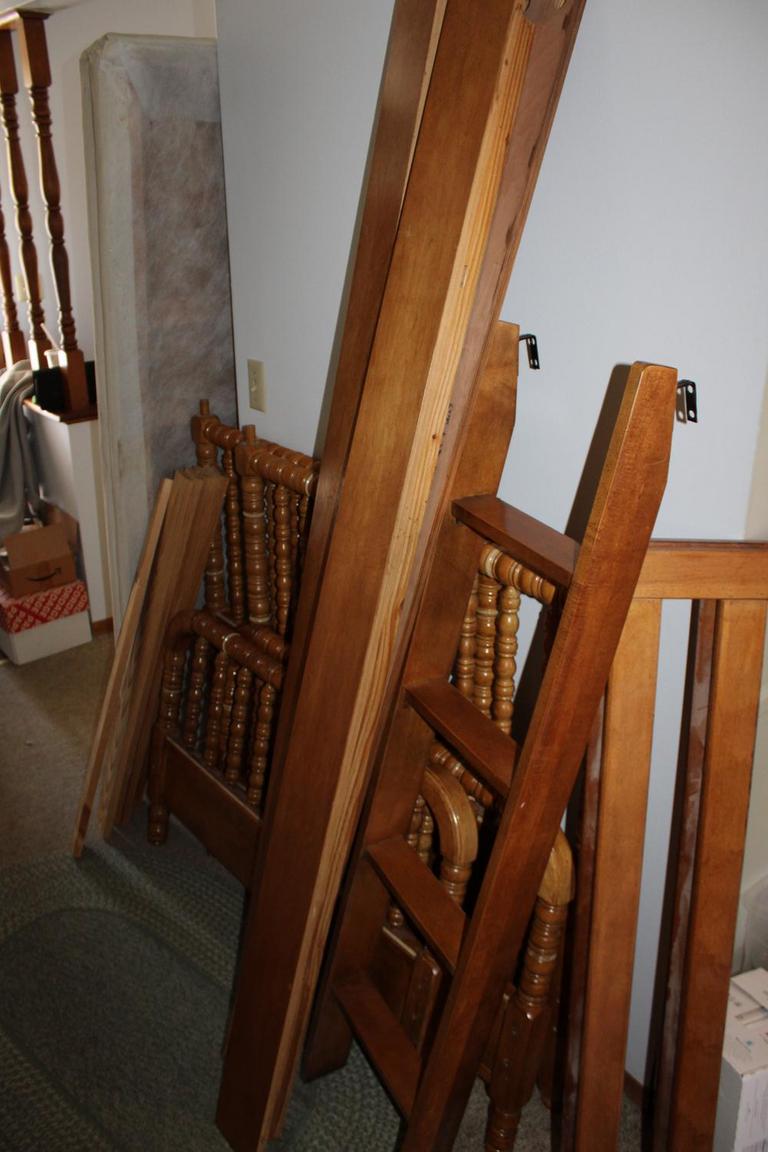 Auction Ohio Bunk Bed Set