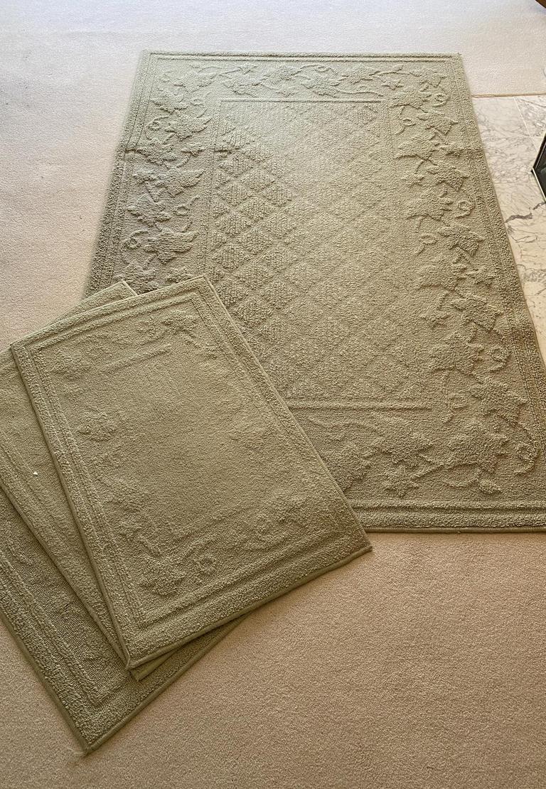 Auction Ohio Waverly Wool Rug Set