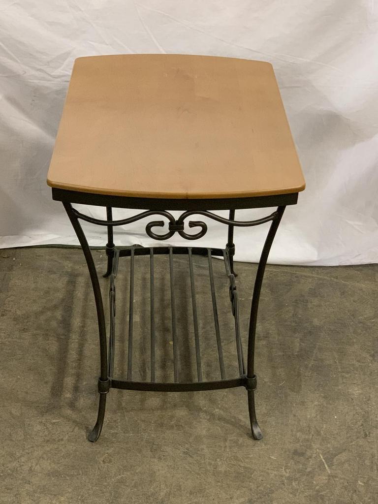 Auction Ohio Longaberger Side Table
