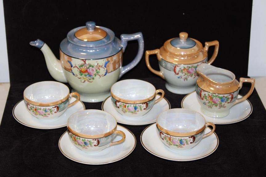 Auction Ohio Japanese Lusterware Tea Set