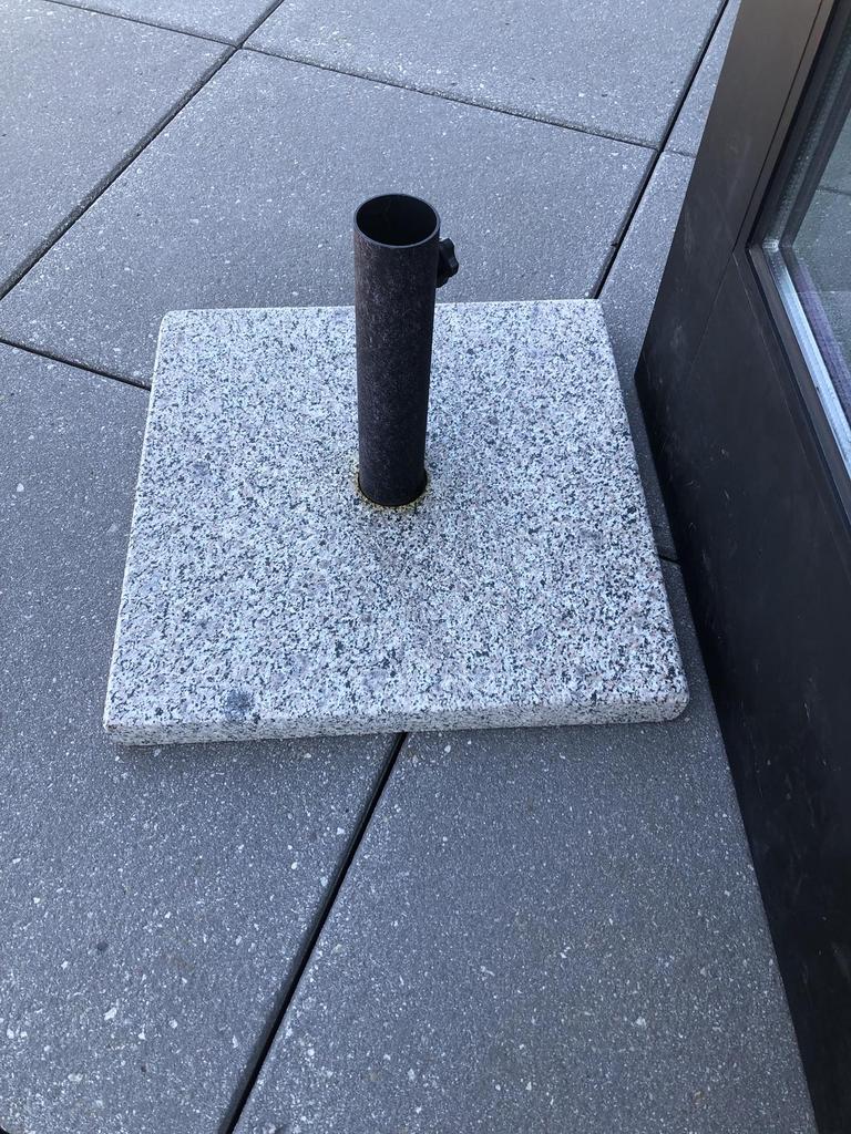 Auction Ohio Granite Umbrella Base