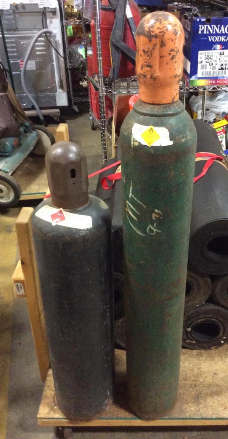 Auction Ohio Oxy Acetylene Tanks