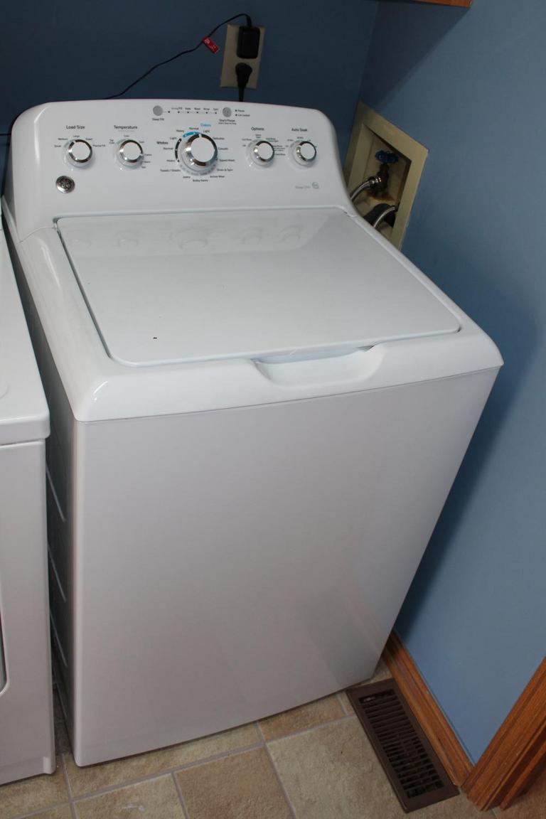 Auction Ohio GE Washing Machine