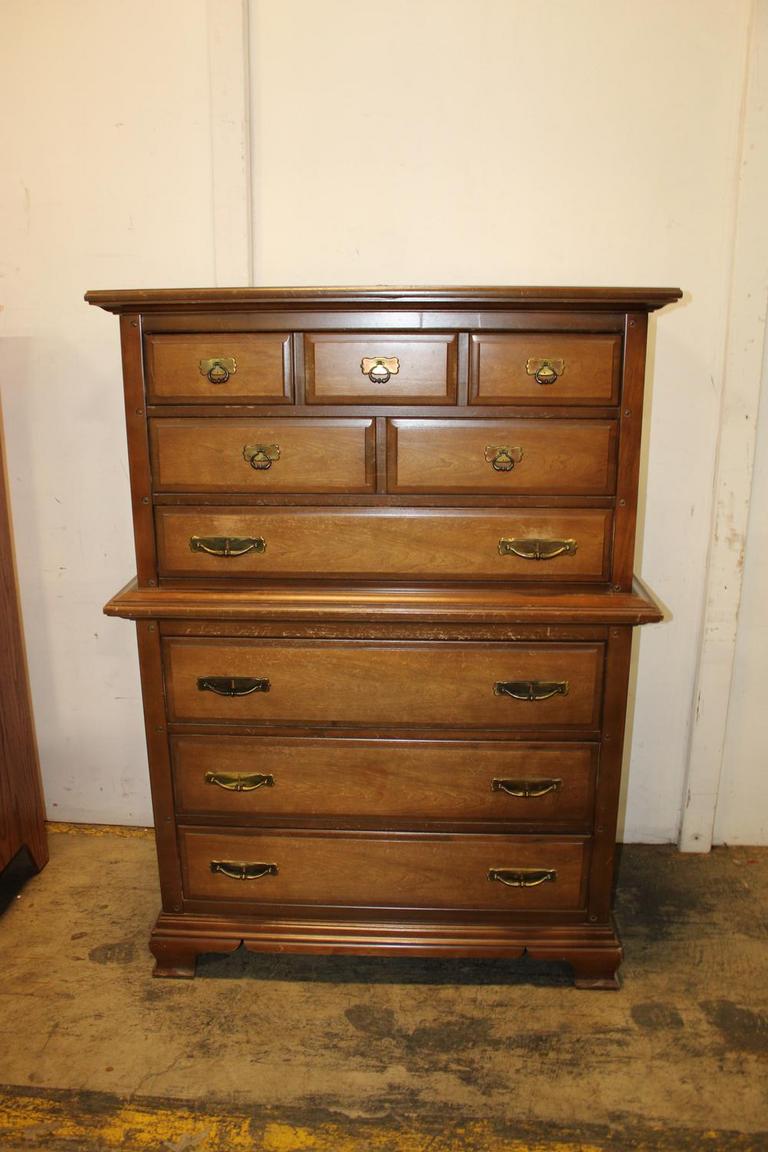 Auction Ohio Bassett Furniture Chest