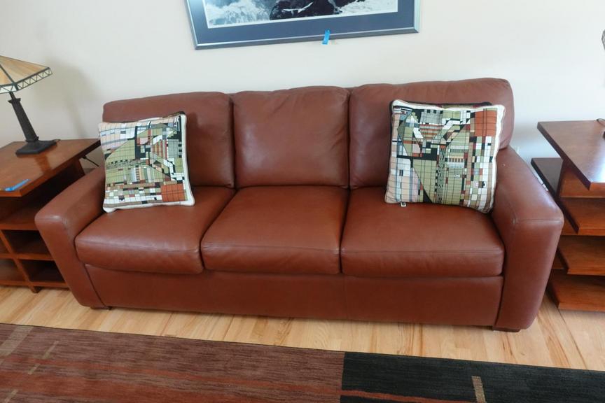 Auction Ohio American Leather Sofa