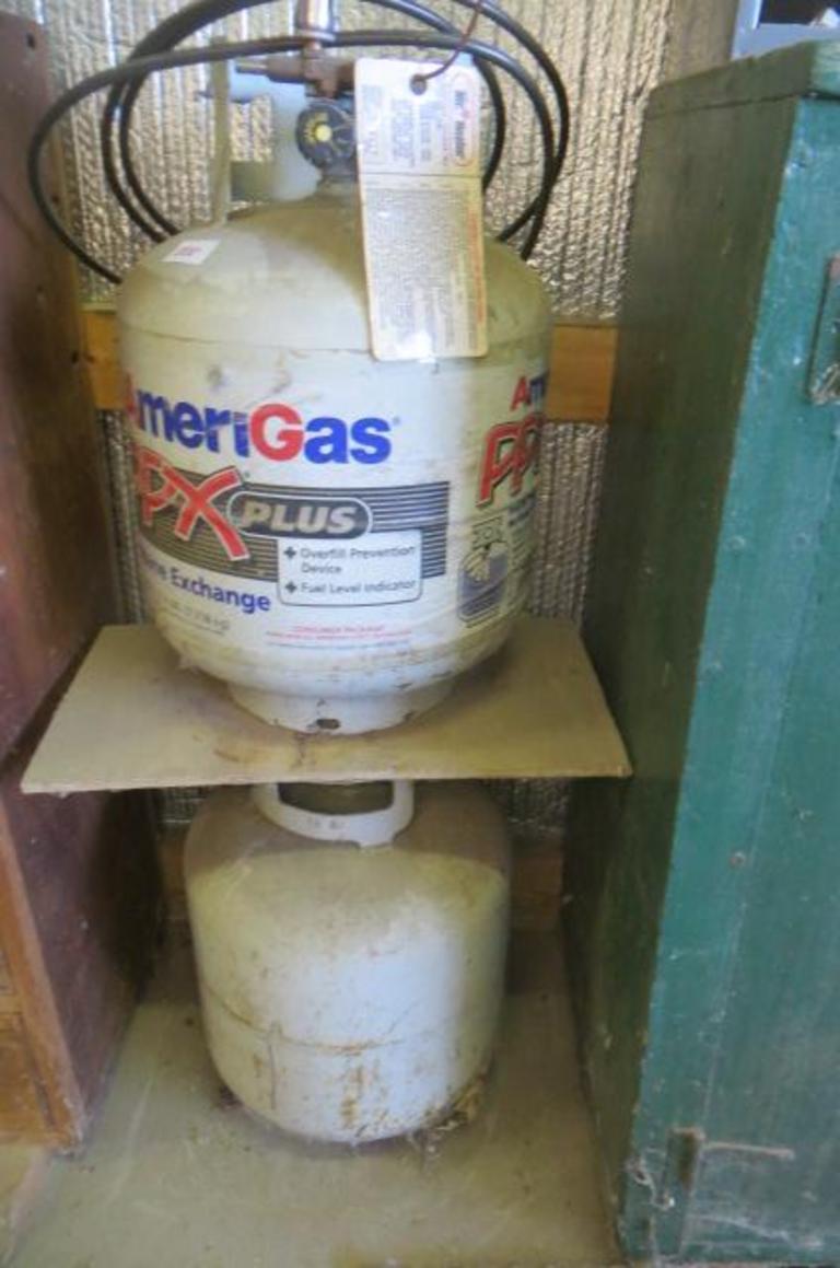 Auction Ohio Propane Tanks and Heater