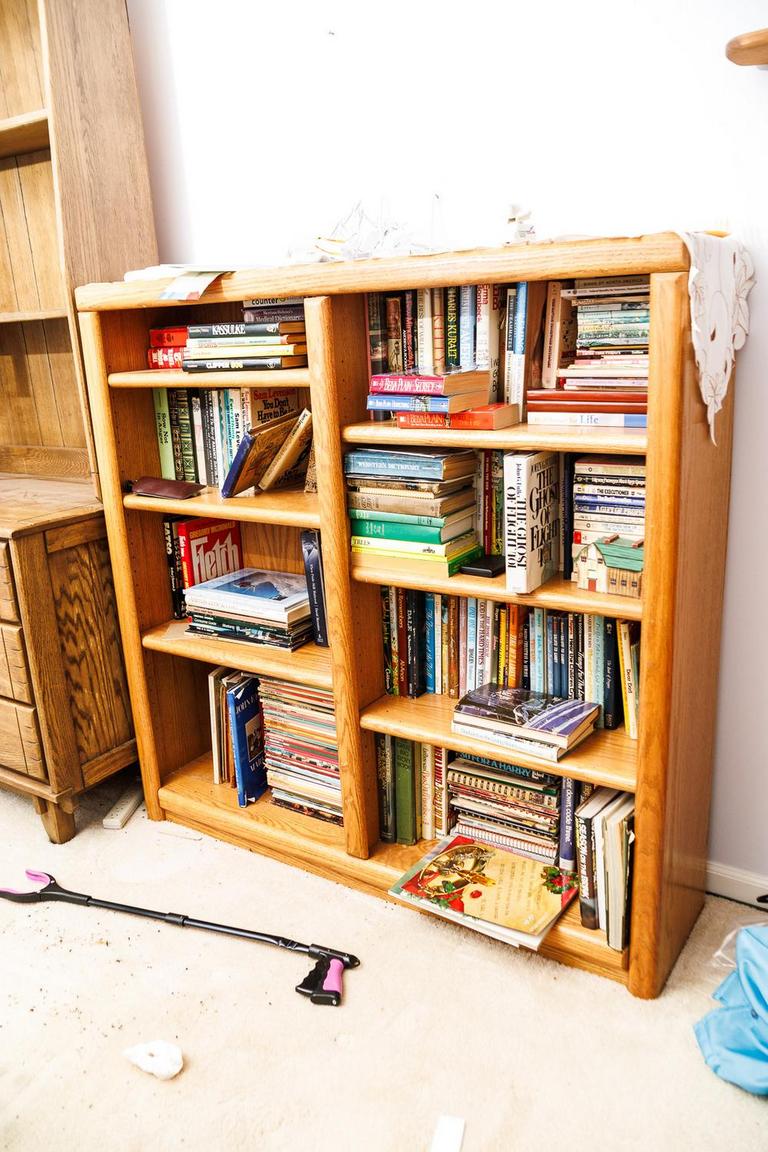 Auction Ohio Vintage Oak Bookshelf