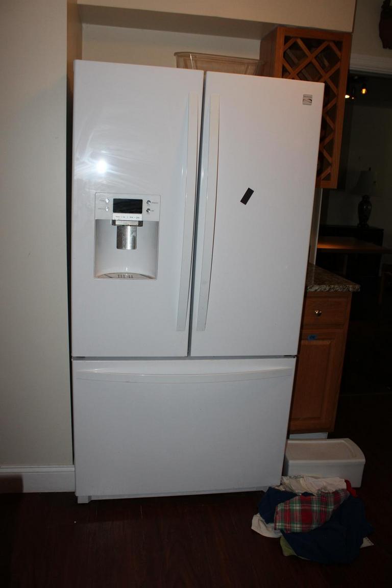 Auction Ohio Kenmore Refrigerator/Freezer