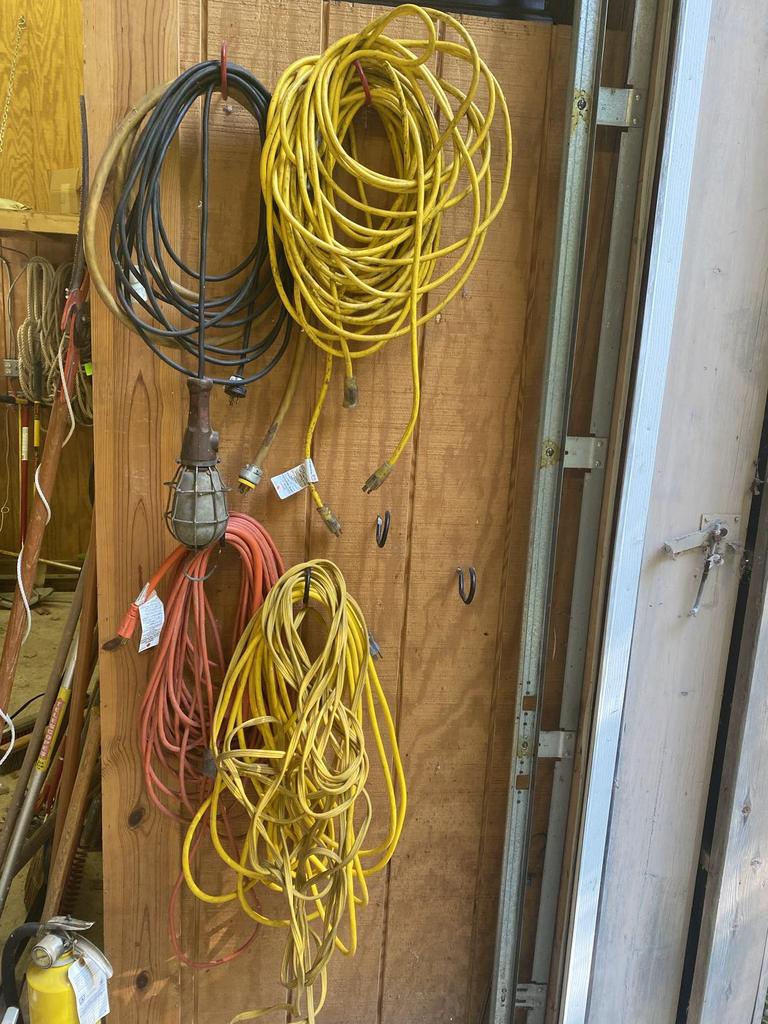 Auction Ohio Extension Cords & Light