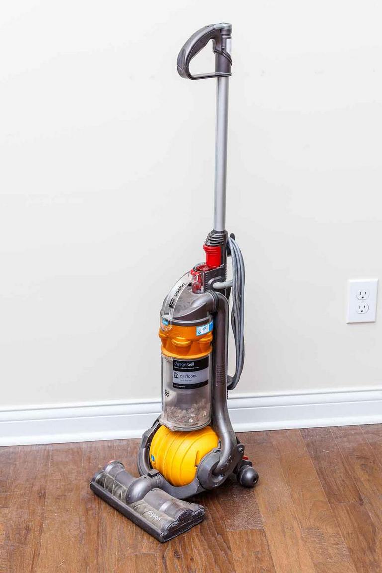 Auction Ohio Dyson Ball Vacuum