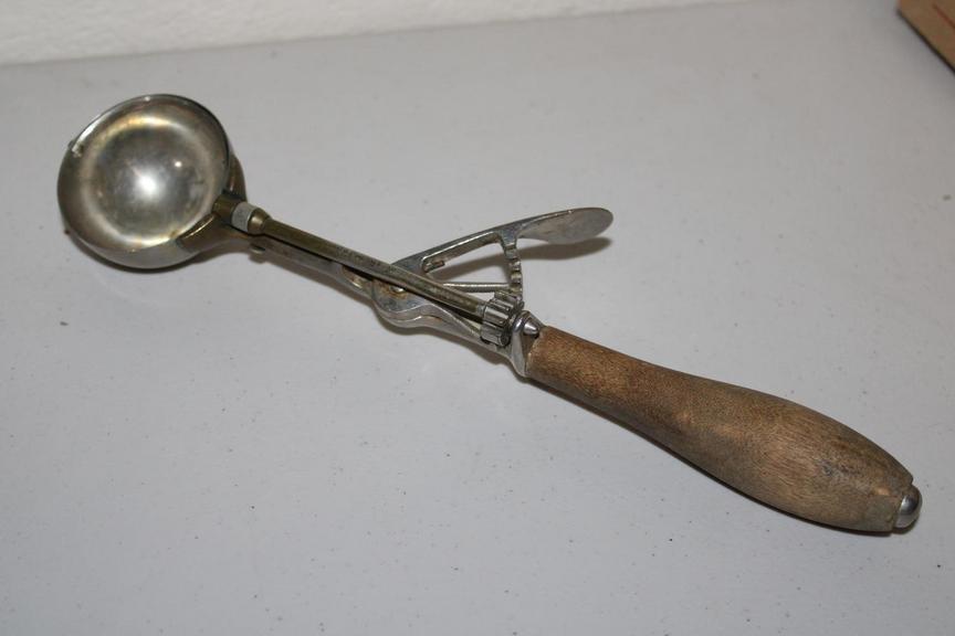Auction Ohio Antique Ice Cream Scoop
