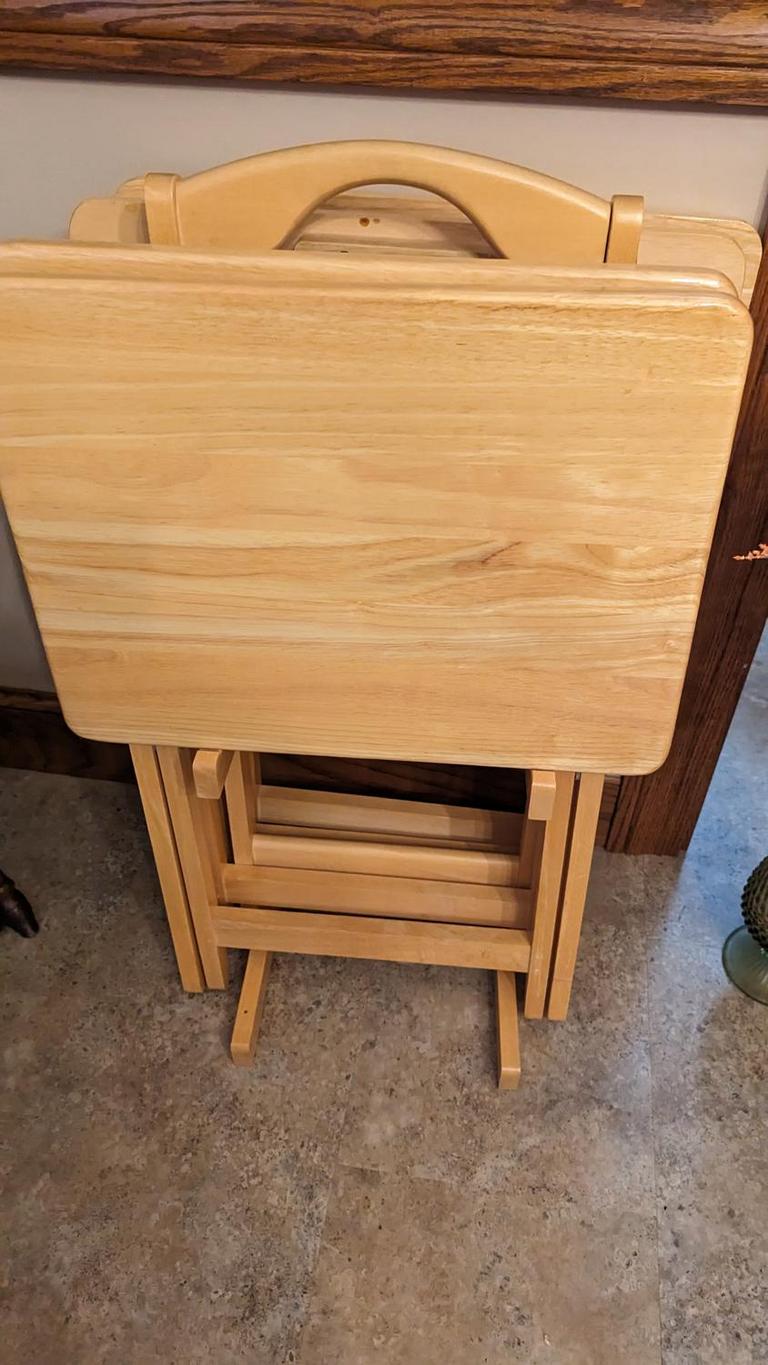 Auction Ohio Wood T.V. Trays