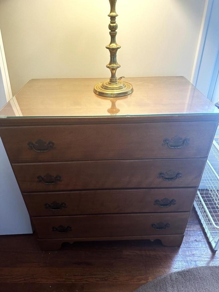 Auction Ohio Ethan Allen chest