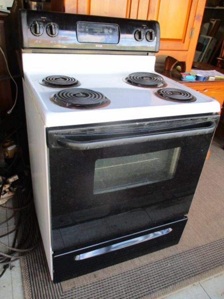 Auction Ohio Kenmore Stove