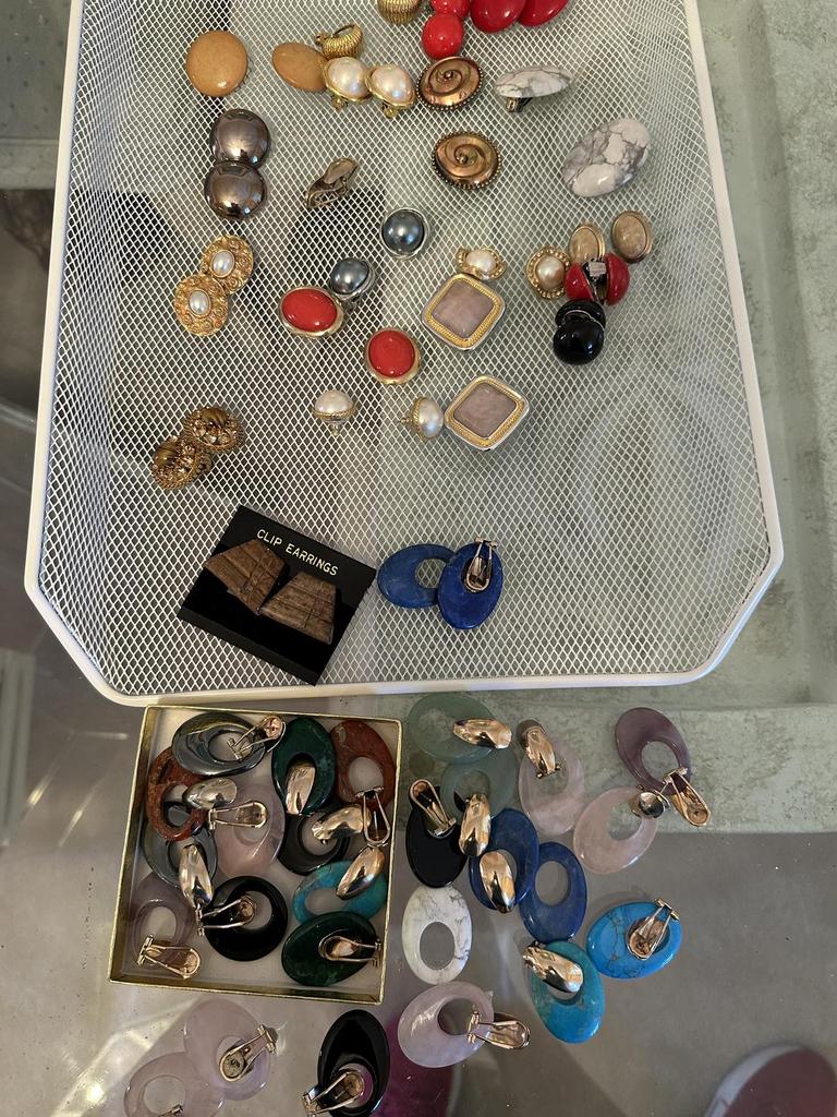 Auction Ohio Nice costume jewelryearrings