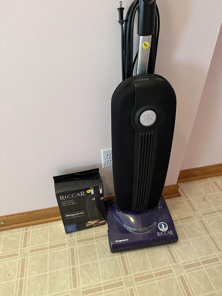 Auction Ohio Riccar vacuum