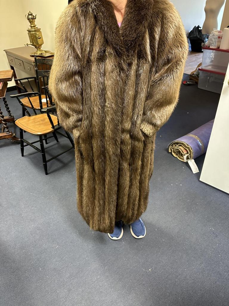 Auction Ohio Beaver fur coatfull length