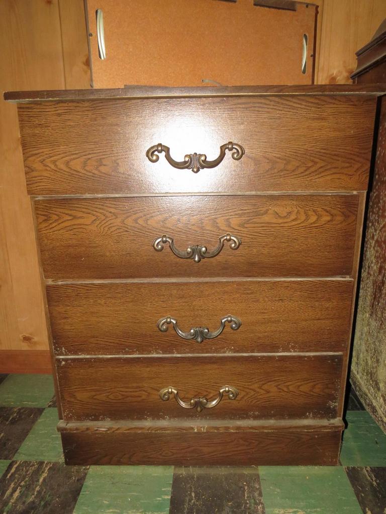 Auction Ohio Dresser
