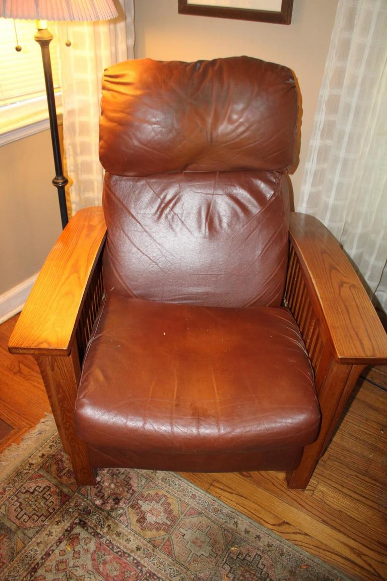 Auction Ohio Mission Leather Recliner