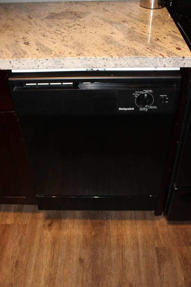 Auction Ohio GE Hotpoint Dishwasher