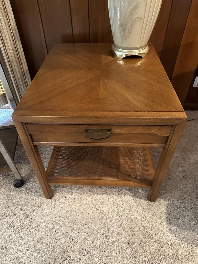 Auction Ohio Drexel end table