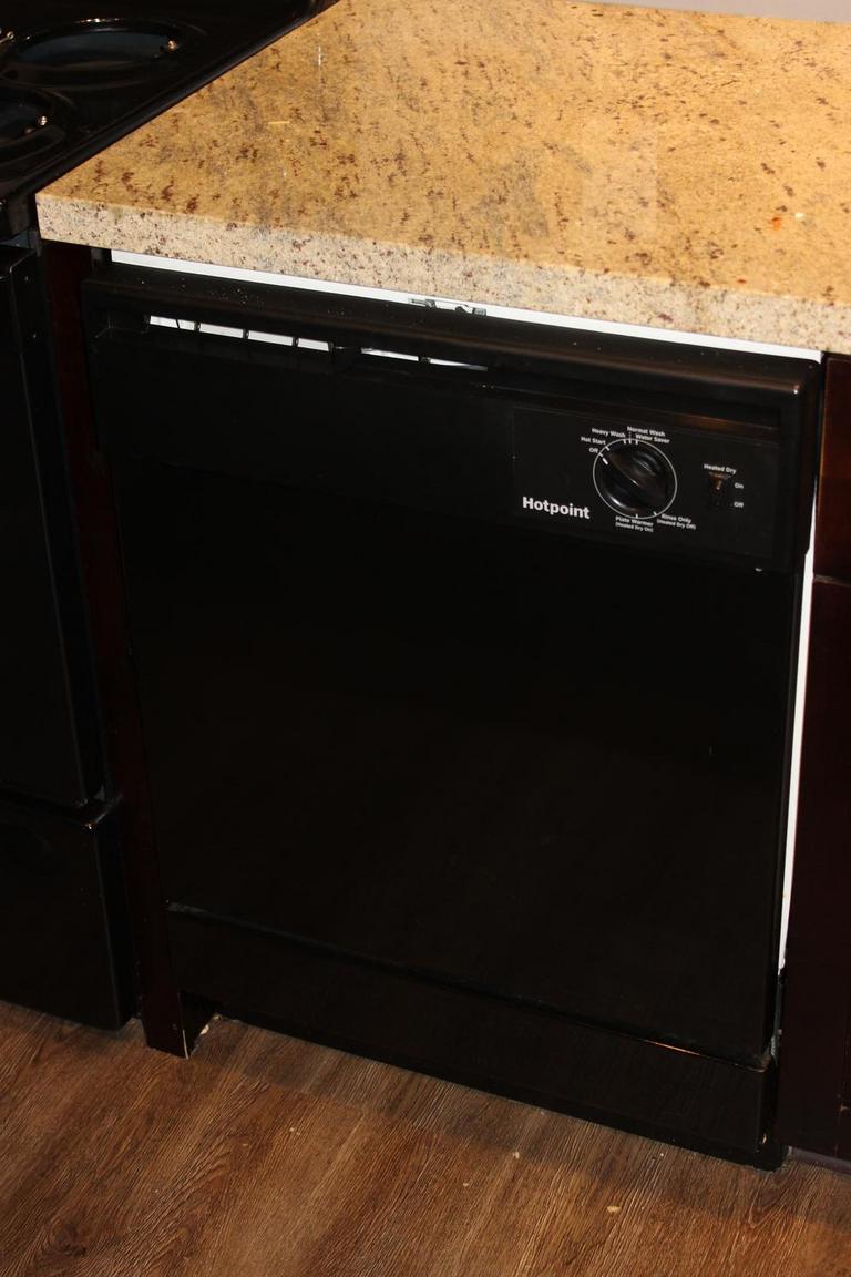 Auction Ohio GE Hotpoint Dishwasher