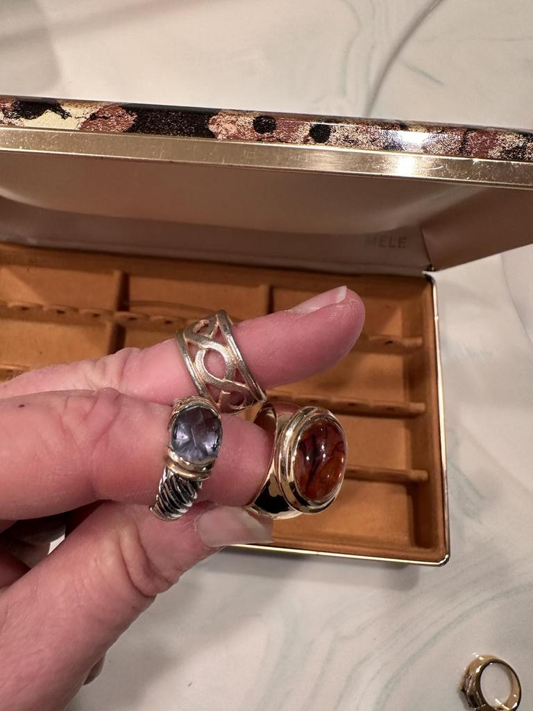 Auction Ohio Costume jewelry rings
