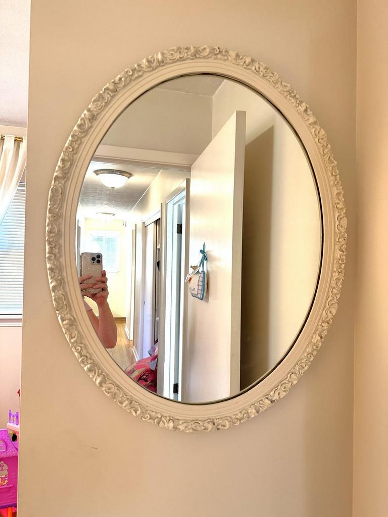 Auction Ohio Shabby chic wall mirror