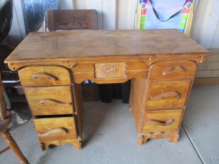 Auction Ohio Vintage Desk