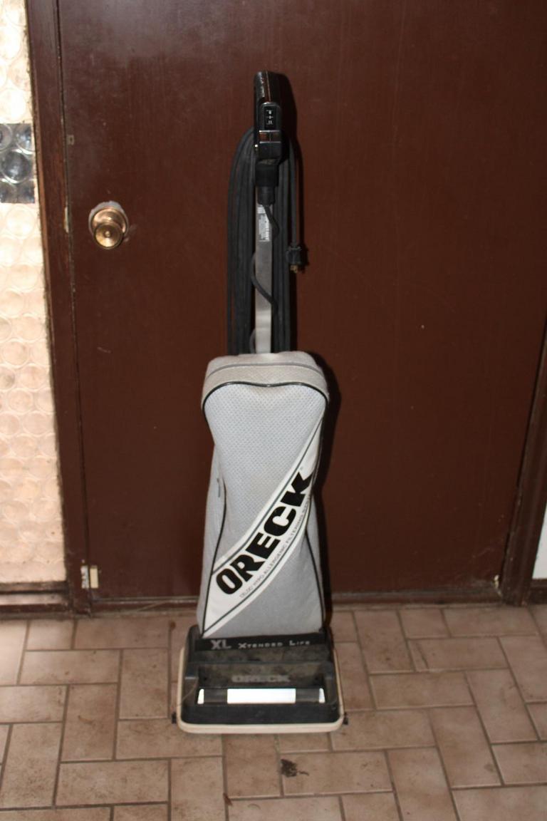Auction Ohio Oreck vacuum