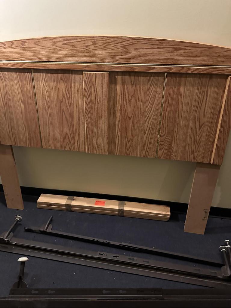 Auction Ohio Full sized headboard