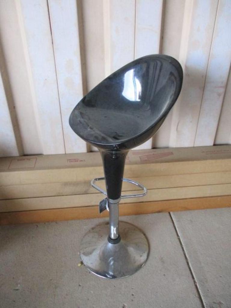 Auction Ohio GCI Chair