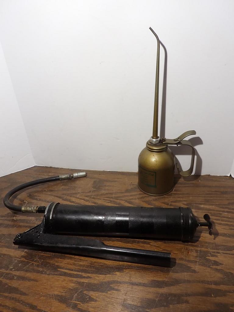 Auction Ohio Oil Can & Grease Gun