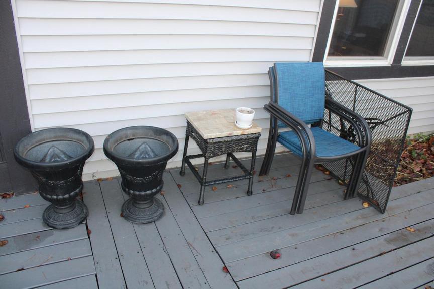 Auction Ohio Patio Furniture & Planters